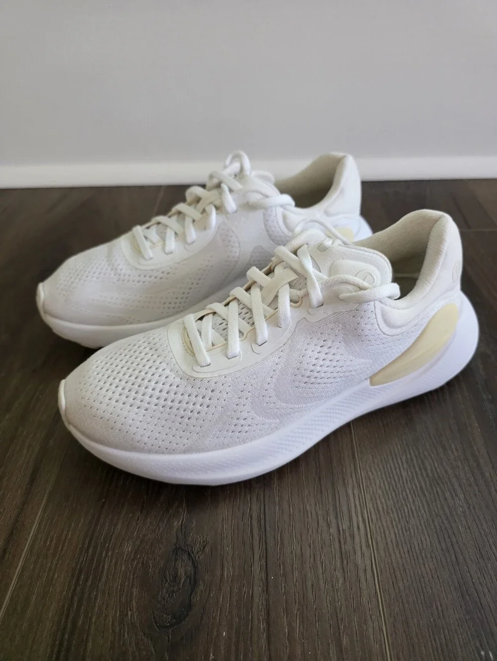 lululemon Beyondfeel Women’s 8 White Athletic Sneakers with Cream Accents